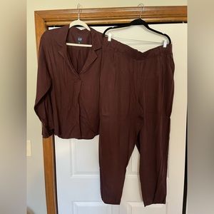 Gap shirt & pants, NWOT, eggplant color, too is XL and pants are 18.